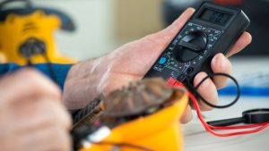 How to Test a Leisure Battery and Use a Multimeter?