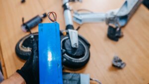 What are the factors that influence the lifespan of a mobility scooter battery